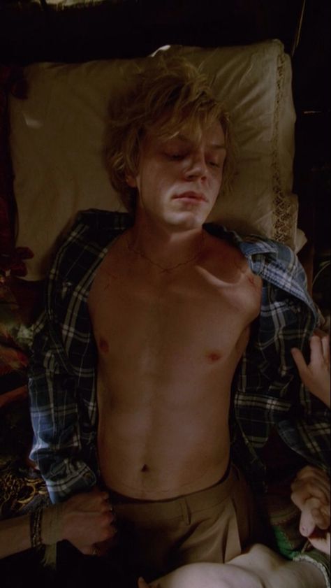 Evan Peters Shirtless, Daniel Desario, Kyle Spencer, Evan Peters American Horror Story, Bad Men, Ahs Coven, Evan Thomas, American Horror Story Coven, Emo Love