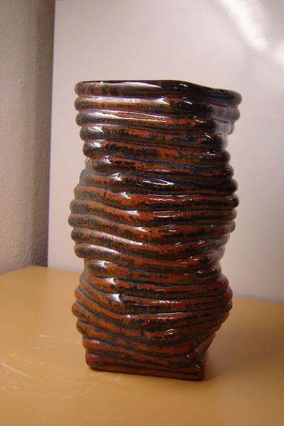 Coiling Method Ceramics, Smooth Coil Pots, Coil Pot Ideas Ceramics, Coil Clay Ideas, Coil Clay Projects, Coiling Ceramics, Clay Coil Pots, Coil Pots Ideas, Coil Ceramics