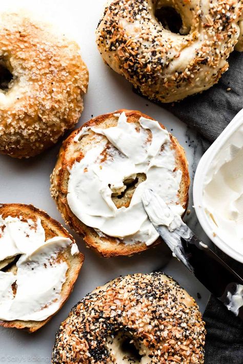 Homemade Soft Pretzels, Homemade Bagels, Bagel Recipe, Everything Bagel, Challah, Kefir, Puddings, Bagels, Pavlova