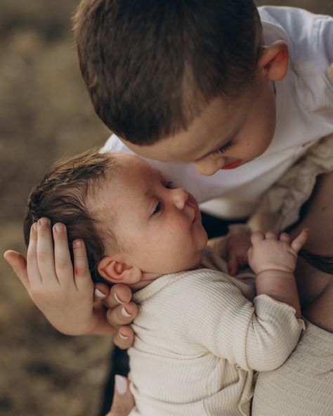 My first newborn outdoor photoshoot! Newborn Family Pictures Outdoor, Newborn Outdoor Photoshoot, Newborn Family Pictures, Newborn Shoot, Outdoor Photoshoot, Family Outdoor, Family Pictures, Quick Saves