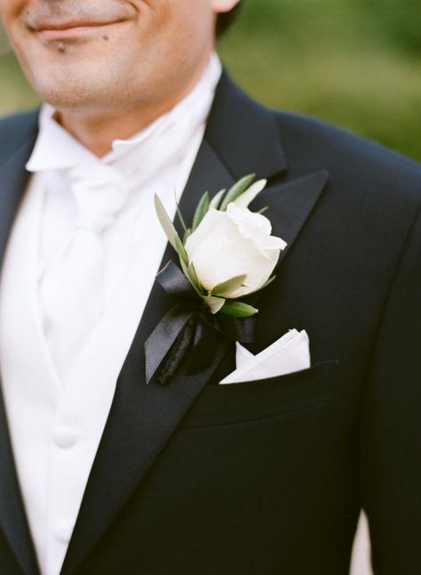 Bridal Bouquet Styles, White Rose Boutonniere, Anemone Wedding, Wedding Cake Fresh Flowers, Intimate Destination Wedding, Wedding Stills, Modern Groom, Button Holes Wedding, Wedding Photography Gallery