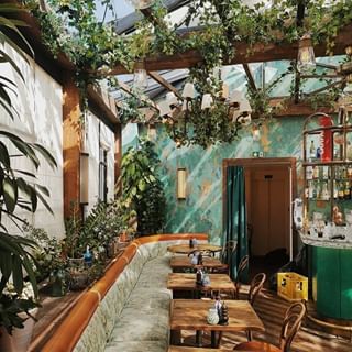 Paris Bucket List (@paris.bucketlist) • Instagram photos and videos Pink Mamma, Bar Deco, Modern Restaurant Design, Outdoor Restaurant Design, Cozy Restaurant, Cozy Coffee Shop, Parisian Cafe, Outdoor Cafe, Garden Cafe