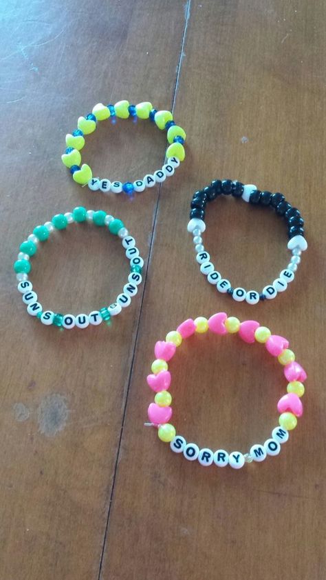 Rave Bracelets, Pony Bead Bracelets, Homemade Bracelets, Bracelet Inspo, Kandi Bracelets, Friendship Bracelets Diy, Summer Bracelets, Bracelet Ideas, Beaded Bracelets Diy