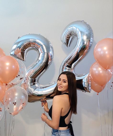 Birthday With Balloons Photo Ideas, Bday Poses With Balloons, 22th Birthday Photoshoot, Birthday Pose With Balloons, Birthday Photo With Balloons, 22 Birthday Photoshoot Picture Ideas, Birthday Photos With Balloons, Birthday Poses With Balloons, 22th Birthday Ideas