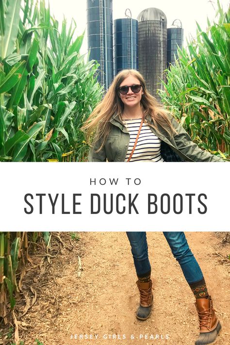 Duck boots are great for everyday wear, especially now that it's boot season. Sharing a few ways How to Style Bean Boots. Style Sperry Duck Boots, Duck Rain Boots Outfit, Duck Boot Outfits Women, Lol Bean Boots Outfit, Cream Duck Boots Outfit, Styling Bean Boots, Duck Boots Outfit Summer, How To Style Duck Boots With Jeans, Women's Duck Boots