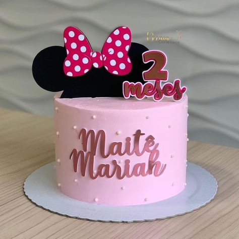 Maia Confeitaria on Instagram: "Tão delicadinho 😍💖 . . . . . . #minnie #minnierosa #bolominnierosa #mesversariominnie #confeitaria #chantininho #portovelho" Simple Minnie Mouse Cake, Bolo Mickey, Minnie Y Mickey Mouse, Bolo Minnie, Minnie Mouse Cake, Do Baby, Mini Mouse, Pink Cake, White Cake