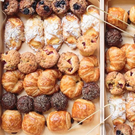 14 Incredible Breakfast Pastries From Around the World Breakfast Pastries Aesthetic, Breakfast Pastry Board, French Breakfast Pastries, Savory Breakfast Pastries, Breakfast Bakery Items, Pastry Esthetic, French Pastries Aesthetic, Pastries Board, Aesthetic Pastries