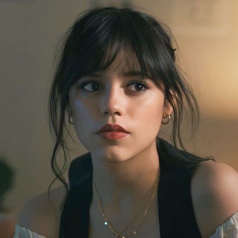 Bangs 2024, Growing Out Bangs, Instruments Art, Scream 6, Long To Short Hair, Celebrity Look Alike, How To Style Bangs, Long Hair With Bangs, Hair Stuff