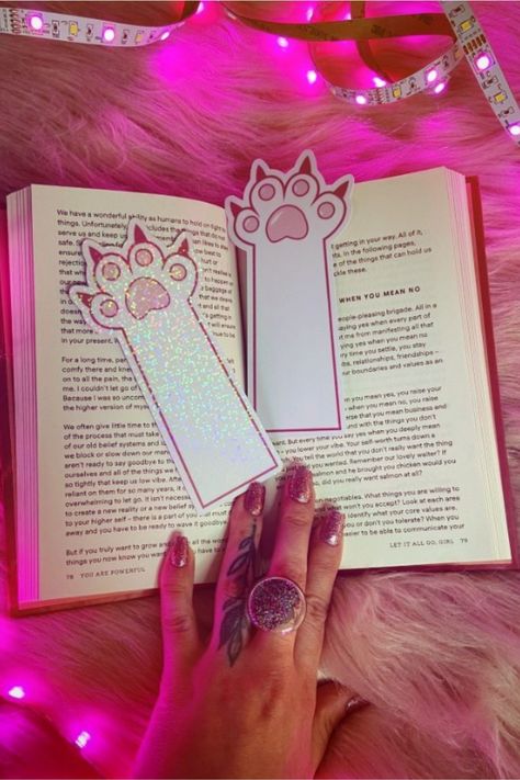 Looking for the perfect bookmark? This is it! A cute cat paw that will make you want to grab your book as soon as you see it! Click to shop this and plenty other designs on my etsy shop. Make sure to follow, new designs coming regularly! 🥳🤩 Cute Cat Bookmarks, Cat Bookmark, Bookmark Design, Cute Bookmark, A Cute Cat, Cats Aesthetic, Cute Bookmarks, Books Aesthetic, Sketches Simple