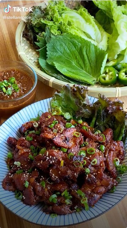 Korean Recipes Authentic, Bulgogi Recipe, Spicy Pork, Bulgogi, Korean Bbq, Pork Dishes, Asian Cooking, Food Videos Cooking, Interesting Food Recipes