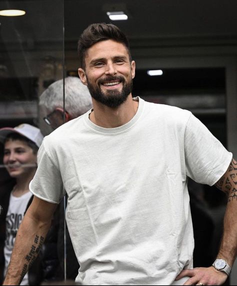 Oliver Giroud, Cristiano Messi, Olivier Giroud, A.c. Milan, Gym Workout Videos, Ac Milan, Soccer Players, Workout Videos, Gym Workouts