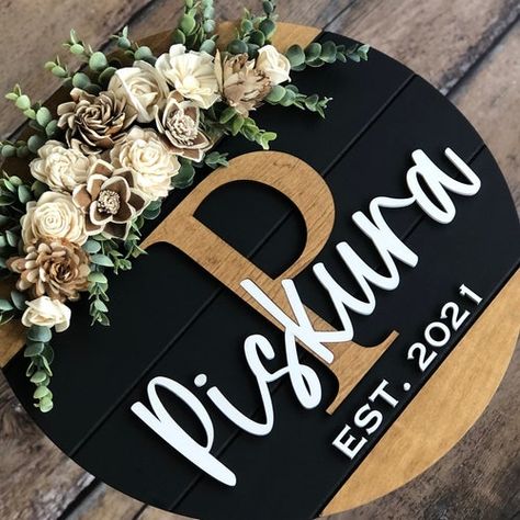 Greenery With White Flowers, Welcome Sign Front Door, Greenery Flowers, Welcome Signs Front Door, Round Door Hanger, Welcome Door Signs, Wooden Signs Diy, Door Signs Diy, Front Door Sign