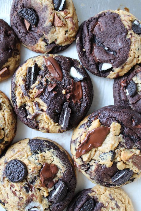 Peanut Butter Oreo Swirl Cookies (Parent Trap Cookies) Oreo Cookie Butter, Swirl Cookies, Salty Cookies, Cocoa Powder Cookies, Camp Cabin, Cinnamon Roll Cookies, Peanut Butter Oreo, Gooey Cookies, Peanut Butter Cookie Dough