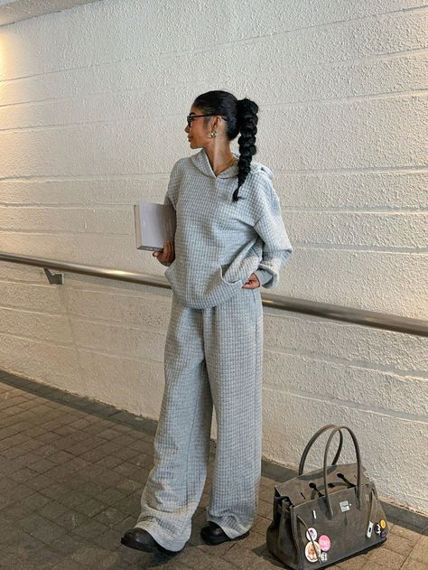 Grey Knit Women's Sweatshirt & Pants Athleisure Set Grey       Medium Stretch  Women Clothing, size features are:Bust: ,Length: ,Sleeve Length: Jogger Set Outfits Women Street Style, Grey Sweatpants Outfit Winter, Black Sweat Set, Jogger Set Outfits Women, Oversized Clothing Style, Streetwear Pose, Gray Sweatpants Outfit, Streetwear Poses, Chic Airport Outfit