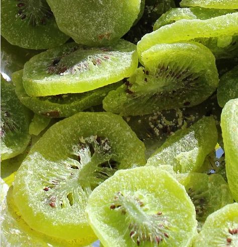 sun dried kiwis Dried Kiwi, Pickled Fruit, Green Aesthetics, Dehydrated Fruit, Food Mood, Candied Fruit, Kiwi Fruit, Dried Fruits, Sun Dried