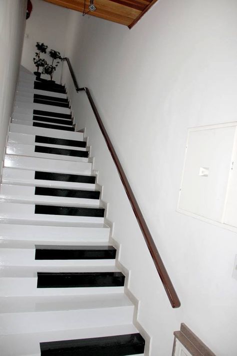 Fun Piano Stairs, Murphy Bed Plans, Staircase Makeover, Music Studio Room, Stair Case, Painted Stairs, Stair Decor, Dekorasi Kamar Tidur, Music Decor