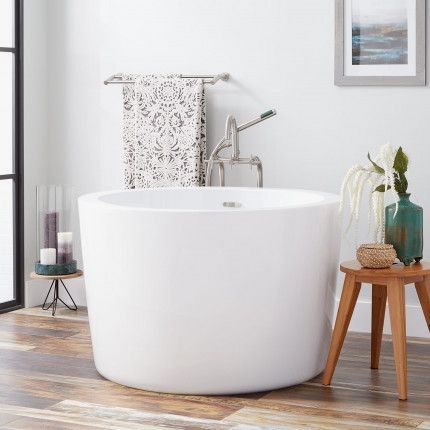 Create a spa-like atmosphere in your bathroom with the round Siglo Japanese Soaking Tub. A relaxing integral seat within the bathtub creates a comfortable and peaceful experience. The drain and overflow system is built within the walls of the tub, leaving no pipes exposed. Japanese Soaking Tubs, Acrylic Tub, Bathroom Design Trends, Acrylic Bathtub, Soaking Bathtubs, Up House, Foam Insulation, Clawfoot Tub, Tub Faucet