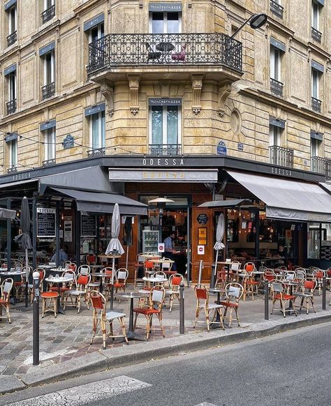 Restaurant Outside, Bloxburg Town, Dear World, Walk Outside, Paris Dream, Build Plans, Paris Summer, Restaurants Food, Beautiful Vacations