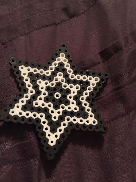 Star Hama Beads, Star Perler Bead Patterns, Hama Beads Star, Star Perler Beads, Melty Bead Designs, Melt Beads Patterns, Hamma Beads Ideas, Easy Perler Bead Patterns, Pixel Beads