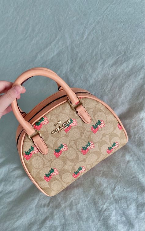 Pink Coach Bags, Pink Purse Aesthetic, Coach Strawberry Bag, Coach Pink Bag, Coach Strawberry, Coach Aesthetic, Aesthetic Handbags, Aesthetic Purse, Pink Coach Bag