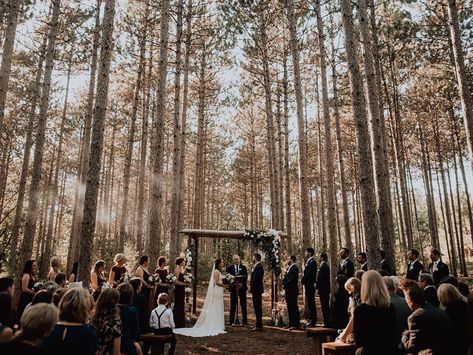 Best Affordable Wisconsin Wedding Venues To Fit Your Budget - See… Wedding Venue Black, Wisconsin Wedding Venues, Wedding August, Bells Wedding, Smallest Wedding Venue, Ceremony Seating, Affordable Wedding Venues, Outdoor Reception, Beautiful Wedding Venues