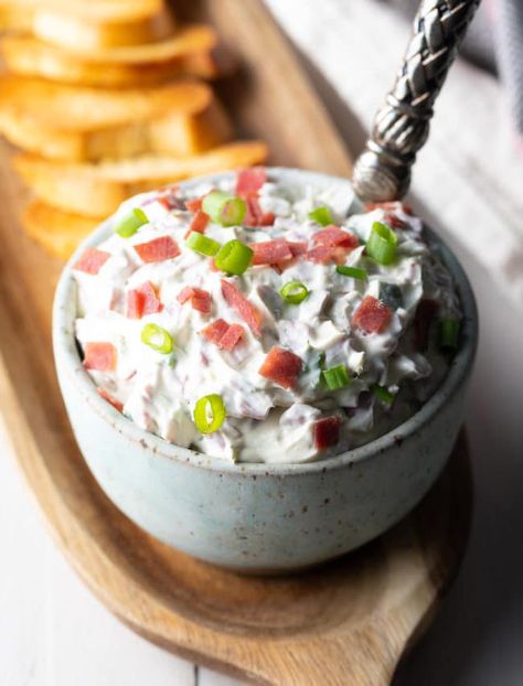 Chipped Beef Dip Recipe #ASpicyPerspective #dip #lowcarb #glutenfree #beef #holiday #christmas #football Beef Dip Recipe, Chipped Beef Dip, Bagel Dip, Cold Dip Recipes, Beef Dip, Dried Beef, Butter Crackers, Chipped Beef, A Spicy Perspective