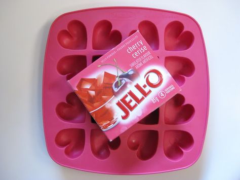 Valentine Jello, Heart Jello, Fruit Tray Ideas, Jello Mold Recipes, Jello Jigglers, How To Make Jello, Heart Ice, Jello Desserts, Jello Salad