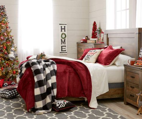 Red Sherpa Full/Queen 3-Piece Comforter Set Red And White Christmas Bedding, Red Christmas Bedroom Decor, Christmas Bedding Cozy, Boho Christmas Bedroom, Red And White Christmas Bedroom, Small Bedroom Christmas Decor, Christmas Comforters, Christmas Bedding Decor, Christmas Themed Bedroom