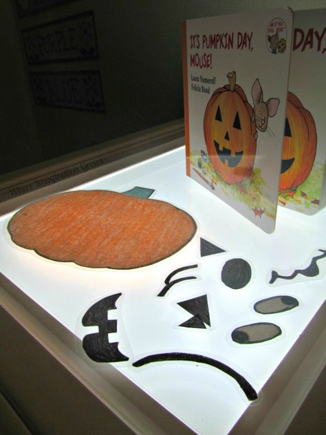 Fall Pumpkin Activities, Light Box Activities, Pumpkins Preschool, Pumpkin Day, Fall Preschool Activities, Pumpkin Activities, Halloween Preschool, Fall Preschool, Halloween Lights