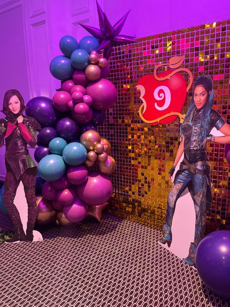 Descendants theme party we created this fun backdrop with Mel & Uma from Disneys Descendants movie Mal Descendants Party Ideas Birthday, Uma Descendants Party, Descendants Balloon Garland, Descendants Theme Party, Descendants Birthday Party Decoration, Descendants Party Ideas Decoration, Descendants Rise Of Red Birthday Party, Rise Of Red Descendants Party, Descendants Decorations