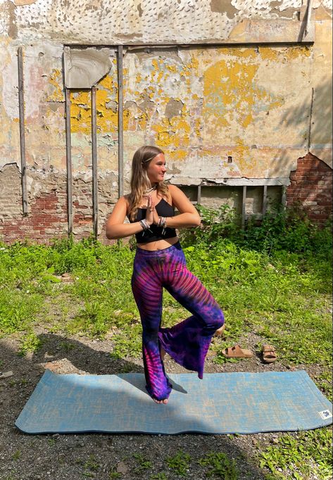 Summer Beach Hippie Yoga Pants, Hippie Yoga Trousers, Stretch Full-length Hippie Pants, Modern Day Hippie, Bohemian Full-length Yoga Pants, Summer Tie-dye Yoga Pants, Granola Bar, Hippie Life, Year 2