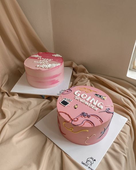 Going Eighteen Cake, Going Svt Cake, Going Seventeen Cake Design, Seventeen Cake Design, Seventeen Inspired Cake, Going Seventeen Cake, Seventeen Cake, Seventeen Birthday, Girly Birthday Cakes