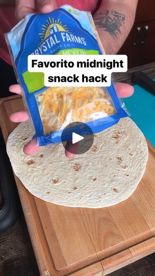 143K views · 1.6K reactions | Sneaky toaster snack hack 😋 #hacks #snacks #yummy #easy #smart #kitchen #tips #lifehacks #tipsandtricks | Randy | Randy · Original audio Toaster Snacks, Snacks Yummy, Snack Hacks, Smart Kitchen, Kitchen Tips, Cooking Recipes, Audio, Snacks