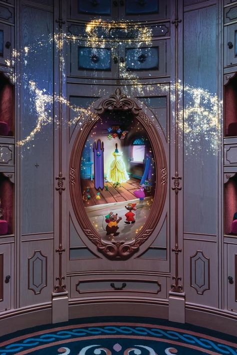 Disney and more: Hong Kong Disneyland Opens a Lovely Bibiddi Bobiddi Boutique Disney Hallway, Bippity Boppity Boutique, Kilala Princess, Disney Hong Kong, Princess Boutique, Disney Boutique, Bibbidi Bobbidi Boutique, Disney World Pictures, Disney Princess Drawings