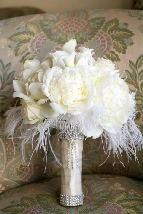 Feather Arrangements Wedding, Ostrich Feather Bouquet, Feather Bridal Bouquet, Feather Theme Wedding, Old Hollywood Bouquet, Old Hollywood Flowers, Old Hollywood Wedding Bouquet, Prom Bouquet With Feathers, Wedding Bouquet With Feathers