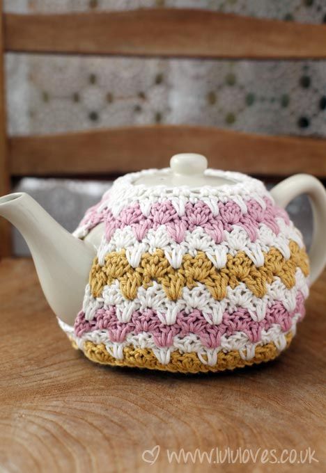 Tea Cosy Crochet Pattern, Crochet Tea Cosy, Tea Pot Cover, Tea Cosy Crochet, Teapot Crafts, Knit Tea Cozy, Tea Cosy Pattern, Tea Cozy Pattern, Crochet Tea Cozy