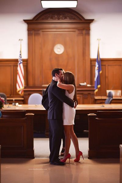 Small Wedding Photography, Courthouse Wedding Photos, Courthouse Wedding Dress, Wedding Court, City Hall Wedding, Courthouse Wedding, Civil Ceremony, Civil Wedding, Wedding Pics