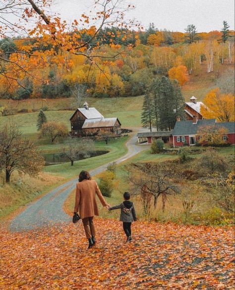 Sleepy Hollow Farm 📍 Woodstock, Vermont • things to do in Vermont - photoshoot inspiration  • #vermont #woodstock #sleephollowfarm #farmlife #vermontphotography #thingstodoinvermont #thingstoseeinvermont #thingstovisitinvermont #photoshootideas   ** photo credit goes to the original owners ** Things To Do In Vermont, Vermont Photography, Woodstock Vermont, Sleepy Hollow, Photoshoot Inspiration, Farm Life, Woodstock, Vermont, Photo Credit