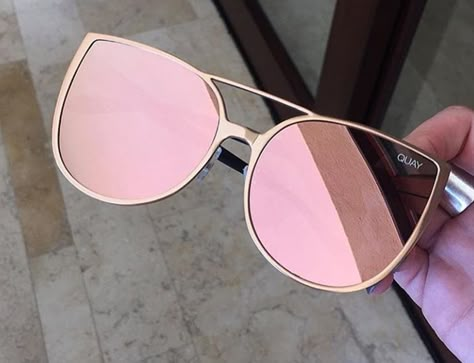 Glasses Trends, Sunglasses Summer, Trendy Glasses, نظارات شمسية, Cute Sunglasses, Selfie Photography, Sunglasses Women Fashion, Cute Glasses, Cool Glasses