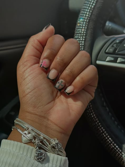 Cute Nails Tips Design, Short French Tip Freestyle, Short Set French Tip, Short Square Acrylic Nails Black French Tips, Black Frenchies Nails Short, French Tips With Charms Short, Cute Classy Short Acrylic Nails, Black Shirt French Tip Nails, Black French Tip Design Nails