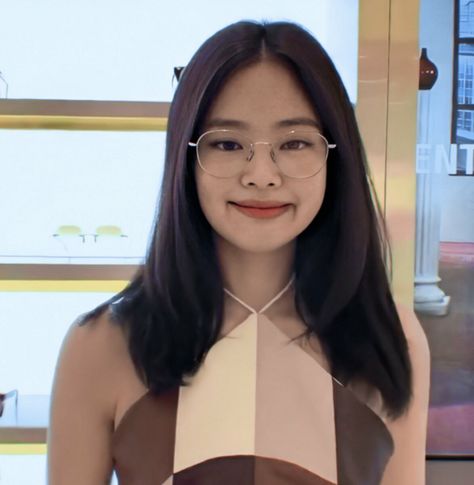 Jennie Medium Hair, Short Hair Glasses, Kim Hair, Korean Haircut, My Lover, Shot Hair Styles, Haircuts For Medium Hair, Haircuts For Long Hair, Medium Hair Cuts