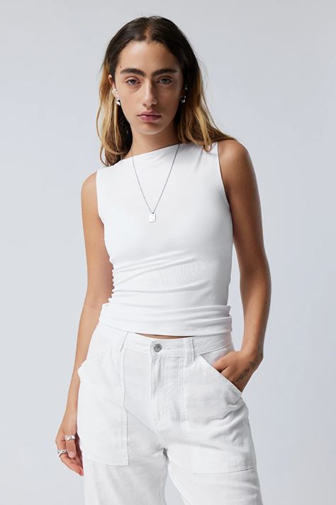 Annie Boatneck Sleeveless top - White - Weekday GB Sleeveless Top Outfit, Yeezy Fashion, Swedish Street Style, Quoi Porter, White Sleeveless Top, Boat Neck Tops, Tops Online, Shoulder Shirts, Colour Palettes