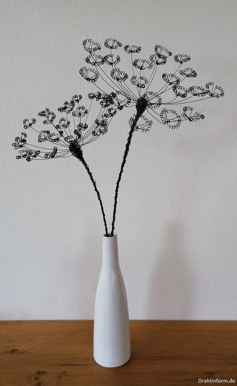 Hogweed/hogweed Made of Wire/wire Flower/decorative - Etsy Coat Wall, Copper Wire Crafts, Flower Bear, Copper Wire Art, Hanger Coat, Wire Art Sculpture, Bear Claw, Coat Stand, Wire Flowers