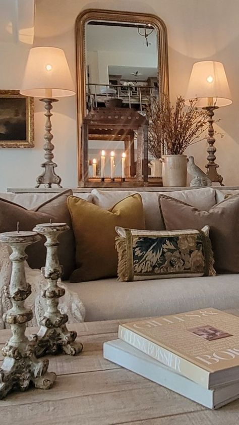 Jennifer Lincoln-Cutler | Interior Designer | Hunkering down on this perfect chilly Sunday ♡ Rain? Snow? Forecast says so. #interiordesign… | Instagram French Country Style Living Room, French Farmhouse Living Room, French Living Room, Sunday Rain, Antique Living Room, Country Interior Design, European Decor, French Country Living Room, Country Living Room