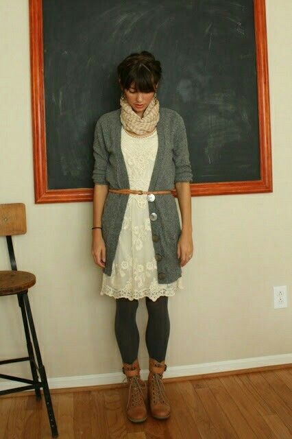 Love Winter Teacher Outfits, Cute Teacher Outfits, Teacher Outfits Fall, Estilo Hipster, Simple White Dress, Thick Leggings, Teaching Outfits, Stil Inspiration, Teacher Style