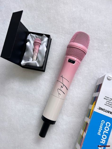 Cute Microphones Kpop, White Microphone Aesthetic Kpop, Pink Microphone Aesthetic, Colored Microphone, Customized Microphone, Black Pink Microphone, Aesthetic Microphone, Mic Aesthetic, Cute Microphone