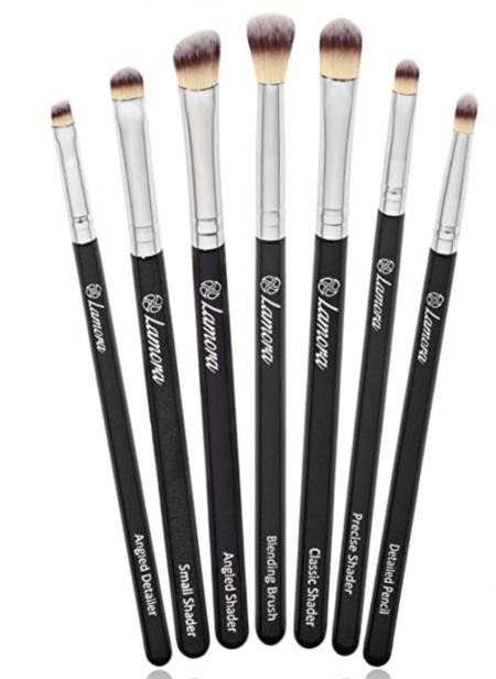 8 Perfect Eyeshadow Brushes for Beginners - MY CHIC OBSESSION Eyeshadow Hacks, Eyeshadow Crease, Perfect Eyeshadow, Crease Eyeshadow, Beginner Eyeshadow, Cut Crease Eyeshadow, My Chic Obsession, Blending Eyeshadow, Eco Beauty