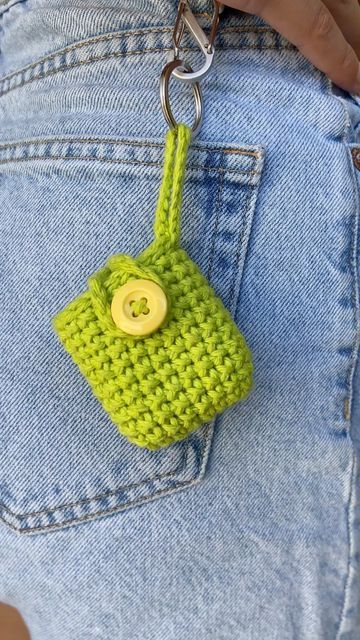 Crochet Airpods, Crochet Case, Crochet Pouch, Crochet Business, Sweater Crochet, Pola Kristik, Seni Origami, Crochet Purse Patterns, Fun Crochet Projects