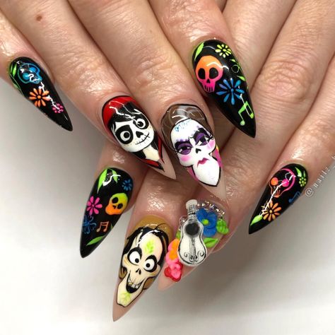 Devin Strebler💗🛸 (@nailz_by_dev) • Instagram photos and videos Sugar Skull Nail Art, Disney Halloween Nails, Sugar Skull Nails, Skull Nail Art, Coco Nails, Halloween Sugar Skull, Day Of The Dead Halloween, Disney Coco, Holloween Nails