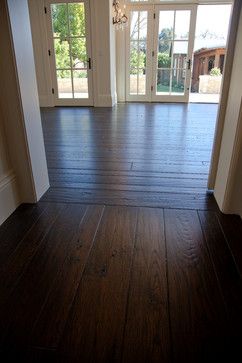 Dark wood wide plank floors. I want these in my house sooo badly. Dark Wood Floors Living Room, Cheap Wood Flooring, Dark Wood Bedroom, Laminate Tile Flooring, Wide Plank Floors, Kitchen Dark, Mudroom Laundry, Living Room Wood Floor, Floor Designs